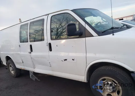 2016 Chevrolet Express 2500 Work Van z USA, uszkodzony, nr VIN 1GCWGBFF1G1226680